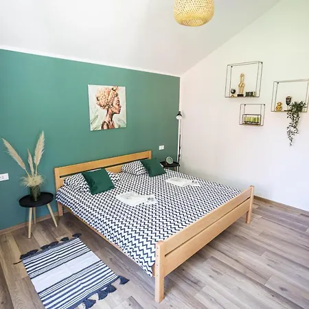 Holiday House Andrea בית נופש